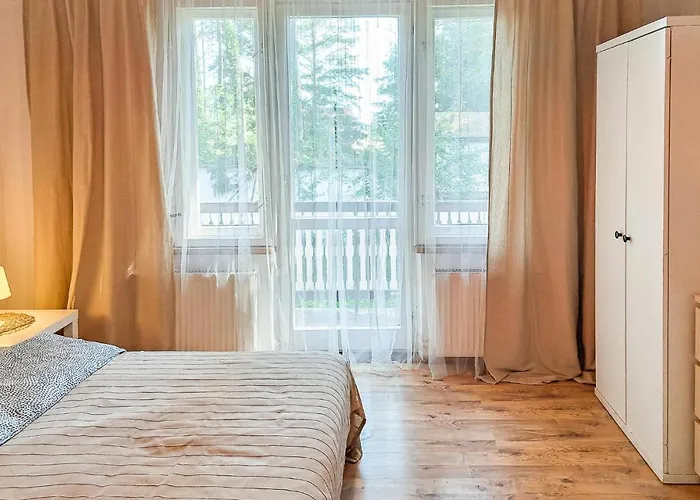 3 Bedroom Cozy In Semesterbostad *